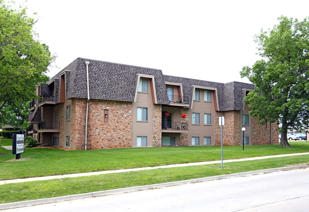 Parkview Terrace Apartments in Ankeny, IA - Building Photo