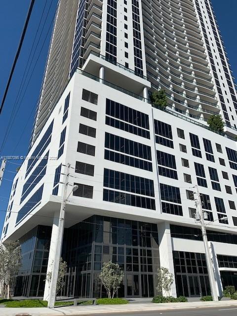1600 NE 1st Ave in Miami, FL - Building Photo