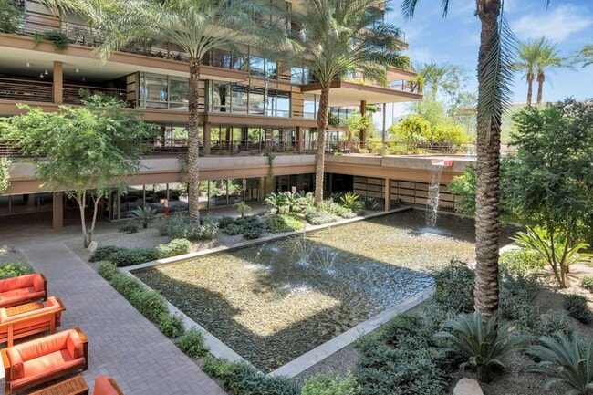 7137 E Rancho Vista Dr, Unit 4001 in Scottsdale, AZ - Building Photo - Building Photo
