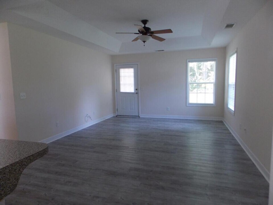 305 Sterling Ct in Statesboro, GA - Building Photo