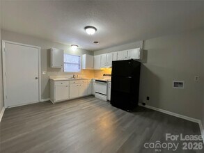 201 Arthur Dr in Thomasville, NC - Building Photo - Building Photo