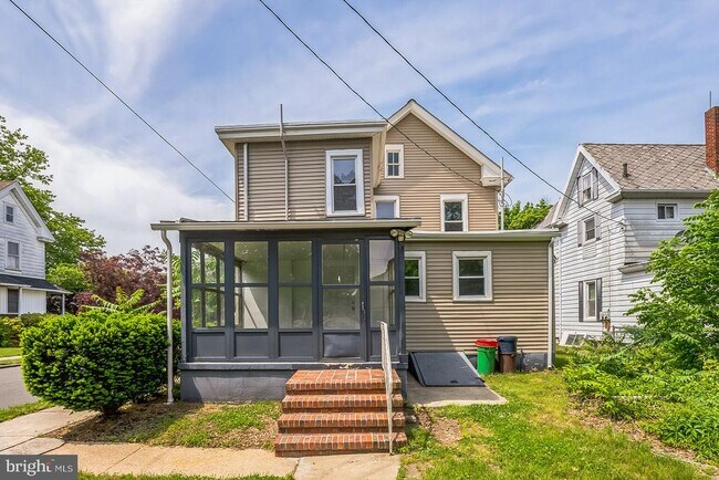 128 W Broad St in Paulsboro, NJ - Building Photo - Building Photo