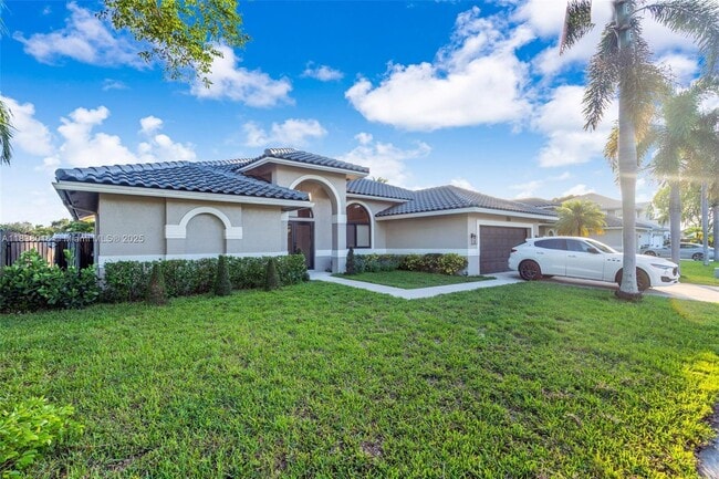 10208 SW 12th St in Pembroke Pines, FL - Building Photo - Building Photo