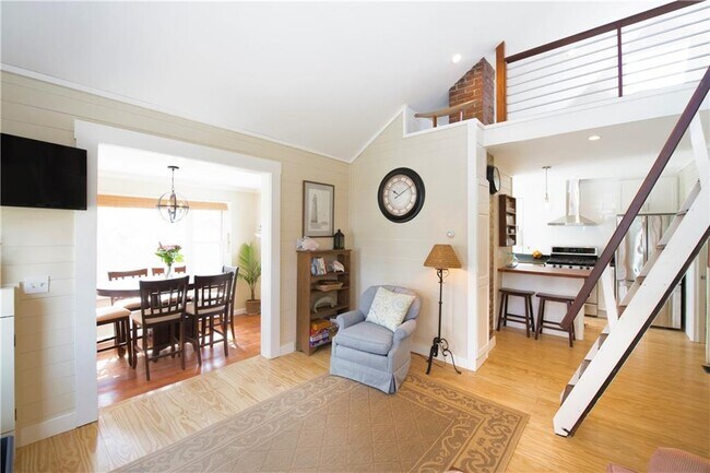 16 Winsor Ave in North Kingstown, RI - Building Photo - Building Photo