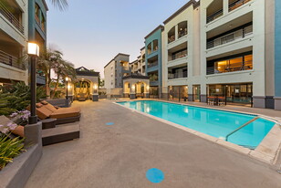 Wilshire Promenade Apartments