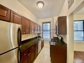 250 Fort Washington Ave, Unit 1D in New York, NY - Building Photo