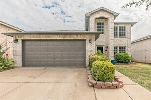 8405 Shining Waters Ln in Arlington, TX - Building Photo