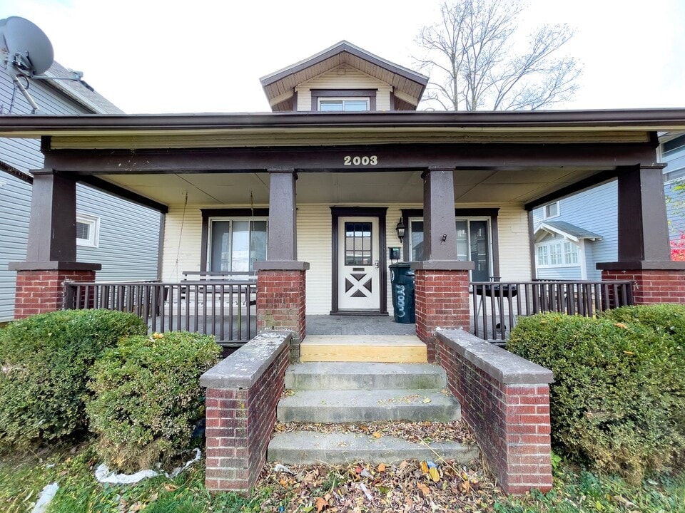 2003 W Jackson St in Muncie, IN - Building Photo