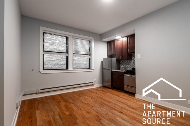4542 N Damen Ave, Unit 4 in Chicago, IL - Building Photo - Building Photo