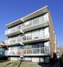 1612 14th Ave SW in Calgary, AB - Building Photo - Building Photo