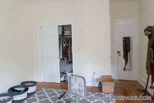 19 Fairbanks St in Brookline, MA - Building Photo