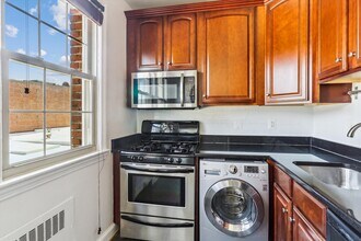 3028 Wisconsin Ave NW in Washington, DC - Building Photo - Building Photo