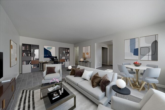 1738 Boston St in Aurora, CO - Foto de edificio - Building Photo