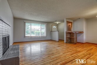 8018 NW 1st Ave in Vancouver, WA - Foto de edificio - Building Photo