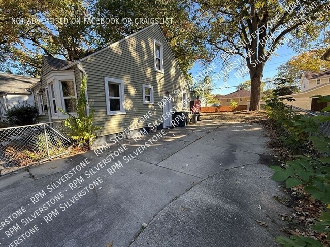 2664 Tyler Ave in Berkley, MI - Building Photo - Building Photo