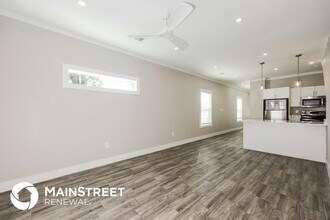1244 Lonsdale Ave in Dallas, TX - Building Photo - Building Photo