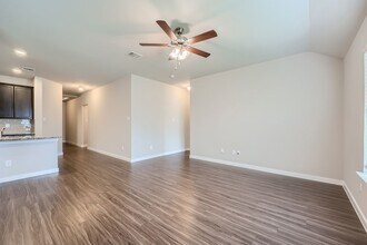 6129 Fall Creek Ln, Unit 212E in Fort Worth, TX - Building Photo - Building Photo