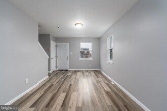 2574 W Lafayette Ave in Baltimore, MD - Building Photo - Building Photo