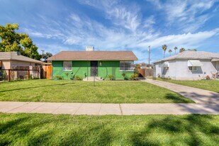 1335 E Brown Ave in Fresno, CA - Building Photo
