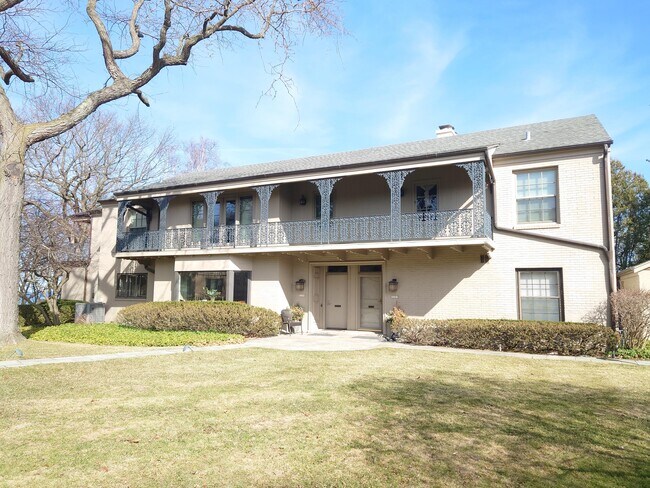 3222 E Hampshire St in Milwaukee, WI - Building Photo - Building Photo