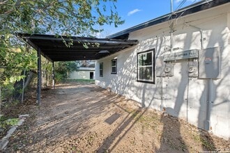 1009 Canton, Unit 08F in San Antonio, TX - Building Photo - Building Photo