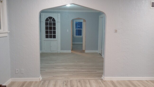 property at 2506 Prast Blvd