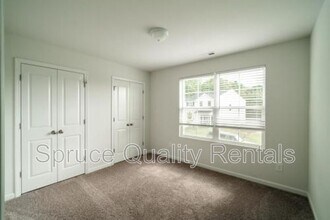 1941 Glenburn Dr in Winston-Salem, NC - Building Photo - Building Photo