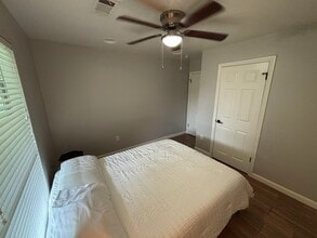 9423 Fairdale Ln in Houston, TX - Building Photo - Building Photo