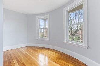 39 Harvard Ave, Unit 39 in Brookline, MA - Foto de edificio - Building Photo