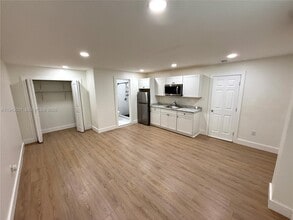 2120 SW 83rd Ave in Miami, FL - Building Photo - Building Photo