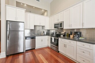 822 Perdido St in New Orleans, LA - Building Photo - Building Photo