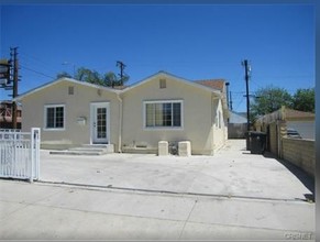 6360 Peach Ave in Van Nuys, CA - Building Photo - Building Photo