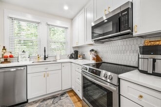 27 E Groveland Ave in Somers Point, NJ - Building Photo - Building Photo