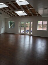 5320 S Holt Ave in Los Angeles, CA - Building Photo - Building Photo