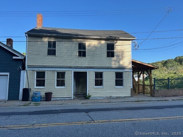 27 N Main St in Norwich, CT - Building Photo