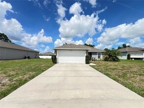 1902 Laredo Dr in Deltona, FL - Building Photo - Building Photo