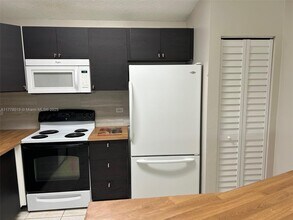3660 N 56th Ave in Hollywood, FL - Building Photo - Building Photo