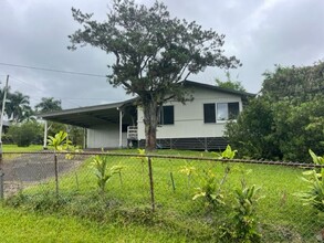 2000 Ainaola Dr in Hilo, HI - Building Photo - Building Photo