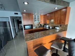 300 Oregon St, Unit 506 in Hollywood, FL - Building Photo - Building Photo