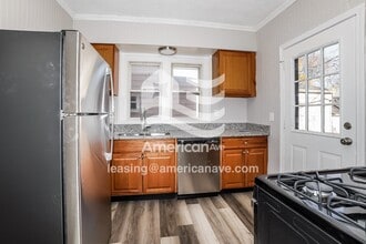 563 Garry Rd in Akron, OH - Building Photo - Building Photo