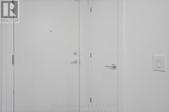 7439 Kingston Rd in Toronto, ON - Building Photo - Building Photo