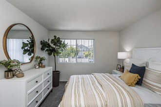 South Pointe in Costa Mesa, CA - Building Photo - Interior Photo