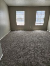 2195 Aspen Dr in Dallas, TX - Foto de edificio - Building Photo