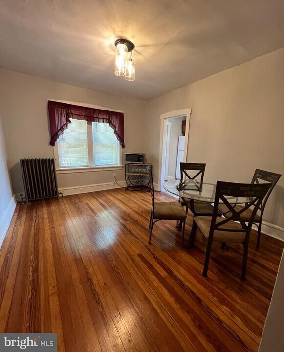 206 S White Horse Pike in Audubon, NJ - Building Photo
