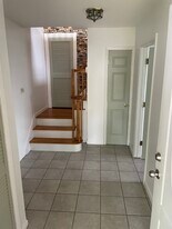 29 Monroe Pl, Unit 29 Top in Staten Island, NY - Building Photo