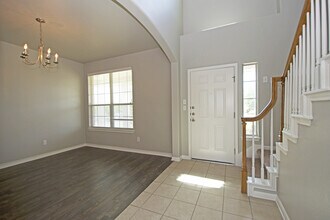 6800 Cromarty Ln in Austin, TX - Building Photo - Building Photo