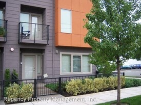 7502 N Burlington Ave