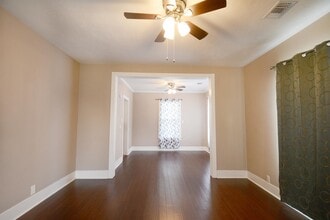 407 N Chappell Hill St in Brenham, TX - Building Photo - Building Photo