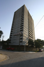 Pioneer Village in Chicago, IL - Building Photo - Building Photo