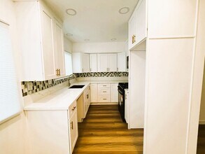 13811 La Pat Pl in Westminster, CA - Foto de edificio - Building Photo